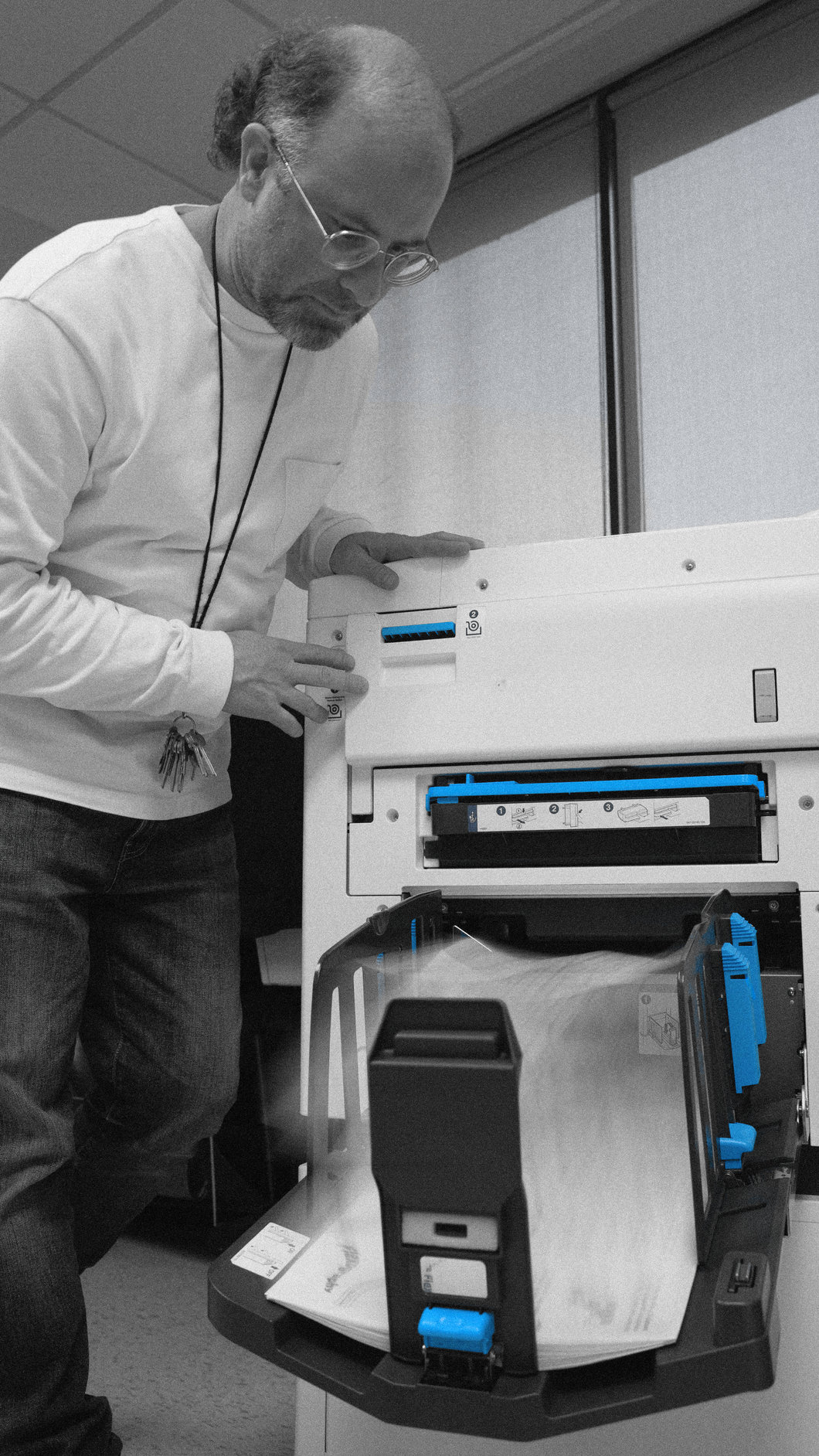 From Screen to Print, 3:00 PM: an instructor opens a printer, its handles and guides picked out in blue